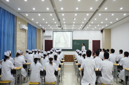 河北同仁醫(yī)學(xué)院為什么護理行業(yè)永不失業(yè)
