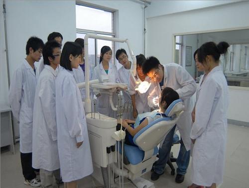 衛(wèi)校石家莊冀聯(lián)醫(yī)學(xué)中等專業(yè)學(xué)校師資怎么樣？
