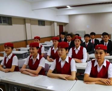 石家莊東華鐵路學校是封閉管理嗎？