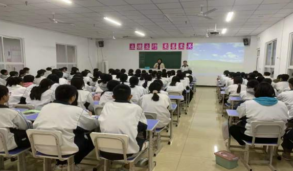 初中畢業(yè)女生學(xué)什么專業(yè)好