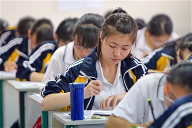3+3大專畢業(yè)證是什么樣的