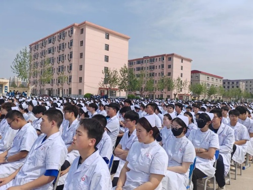 石家莊冀聯(lián)醫(yī)學中專學校成功舉辦第113個國際護士節(jié)